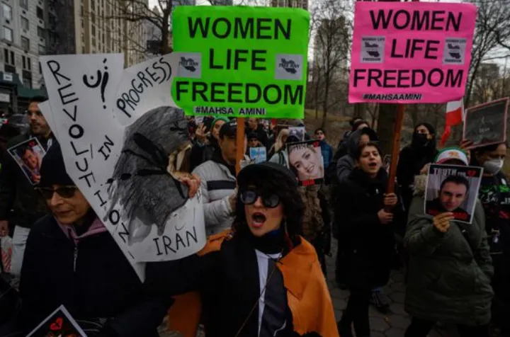 کانادا چه اقداماتی برای کمک به معترضان ایرانی می‌تواند انجام دهد؟